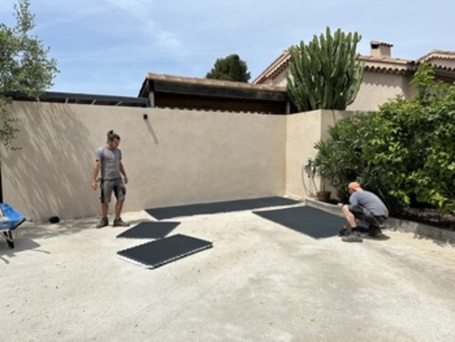 Installation des dalles alvolles